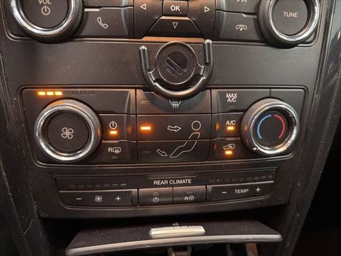 Used 2018 Ford Explorer XLT FWD image 22