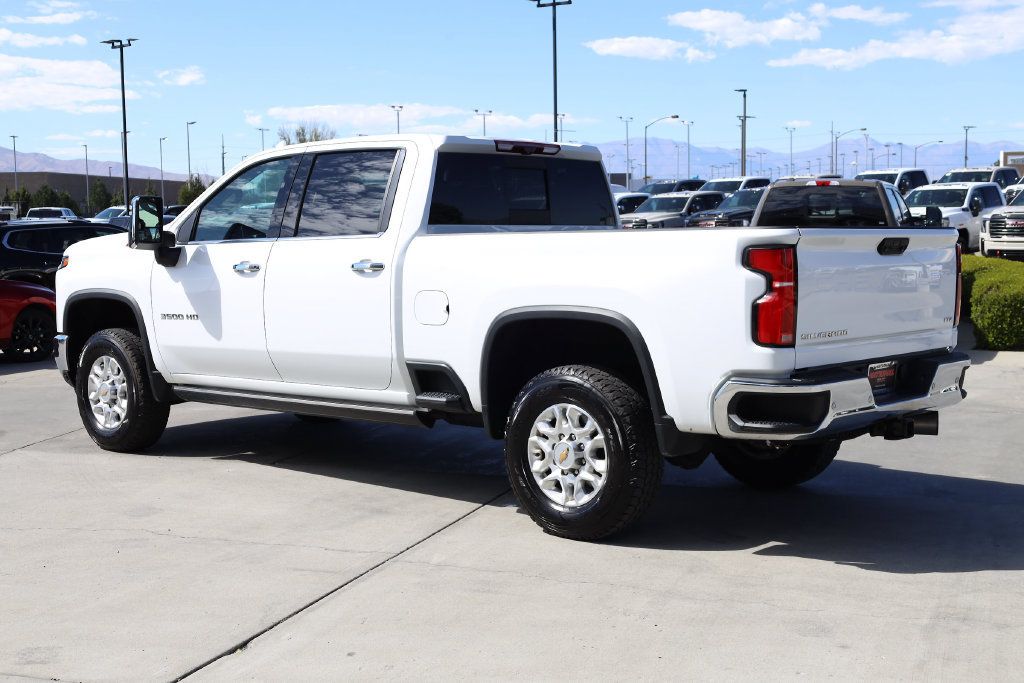 Used 2024 Chevrolet Silverado 3500 LTZ w/ LTZ Convenience Package AWD/4WD image 4