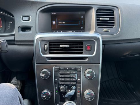 Used 2014 Volvo S60 T5 FWD image 23