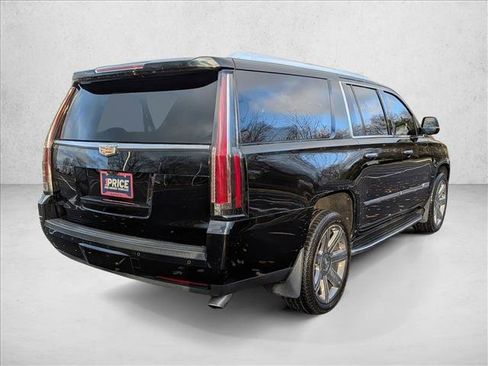 Used 2017 Cadillac Escalade ESV Luxury image 5