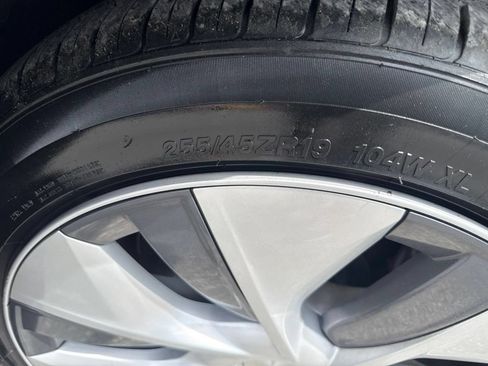 Used 2024 Tesla Model Y Long Range AWD/4WD image 36