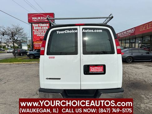 Used 2017 Chevrolet Express 2500 Extended RWD image 4
