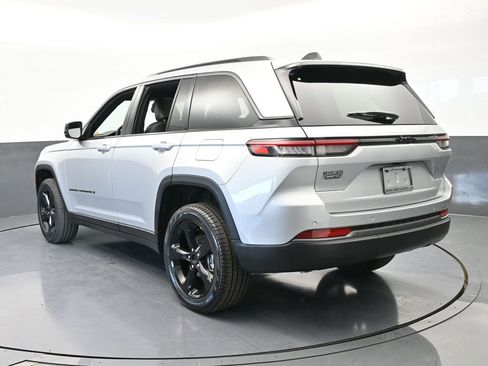 New 2026 Jeep Grand Cherokee Limited w/ Limited Altitude Package RWD image 4