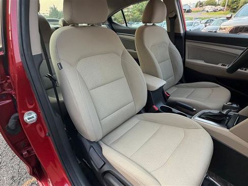Used 2017 Hyundai Elantra SE FWD image 16