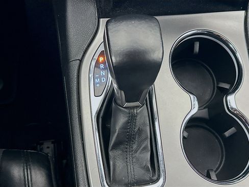 Used 2021 Jeep Grand Cherokee Laredo X image 24