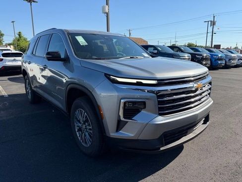 New 2026 Chevrolet Traverse LT w/ Driver Confidence Package FWD image 1
