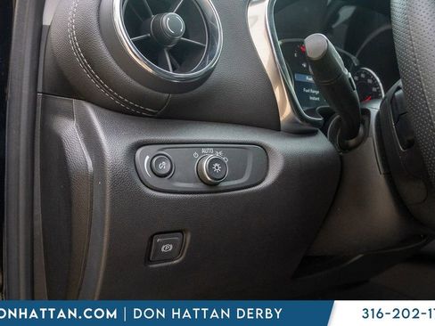 Used 2025 Chevrolet Blazer LT FWD image 17