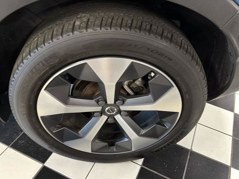 Used 2023 Volvo XC40 B5 Plus w/ Driver Assist Package AWD/4WD image 8