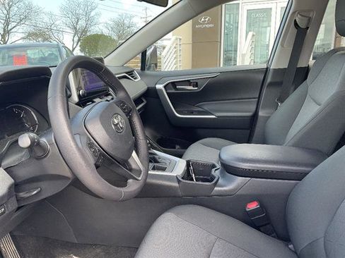 Used 2023 Toyota RAV4 XLE w/ Convenience Package image 2