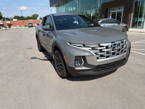 Used 2024 Hyundai Santa Cruz SEL FWD image 2
