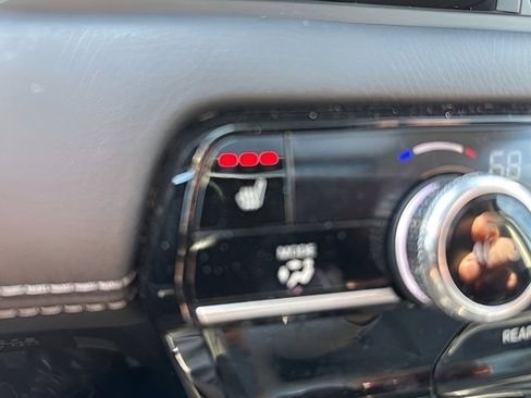 Used 2023 Honda Pilot Touring image 27