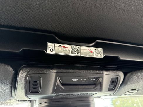 Used 2024 Jeep Wrangler Sahara image 17