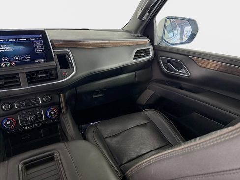 Used 2021 Chevrolet Suburban High Country w/ Premium Package AWD/4WD image 26