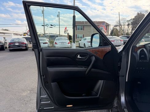 Used 2019 INFINITI QX80 Luxe w/ Proassist Package image 9