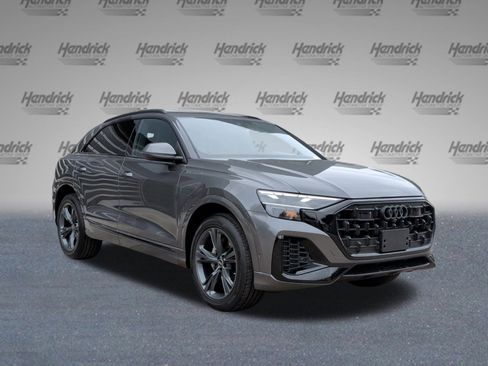 New 2026 Audi Q8 Premium image 2