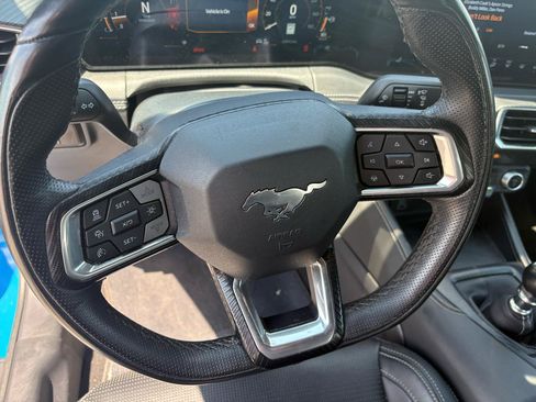 Used 2025 Ford Mustang GT Premium RWD image 16