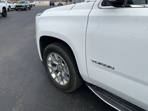 Used 2020 GMC Yukon SLT w/ Open Road Package image 3