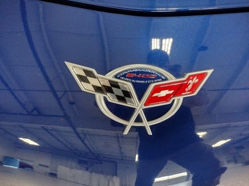 Used 2004 Chevrolet Corvette Convertible w/ Preferred Equipment Group RWD image 8