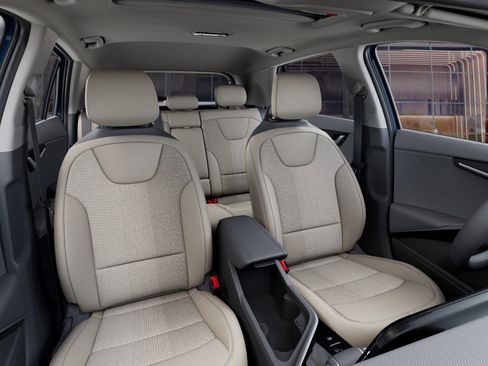 New 2025 Kia Niro EX Touring image 15