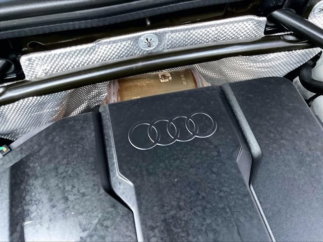 Certified 2025 Audi Q5 Premium w/ 19" Wheel Package AWD/4WD image 32