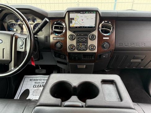 Used 2015 Ford F350 Lariat w/ Lariat Interior Package image 28