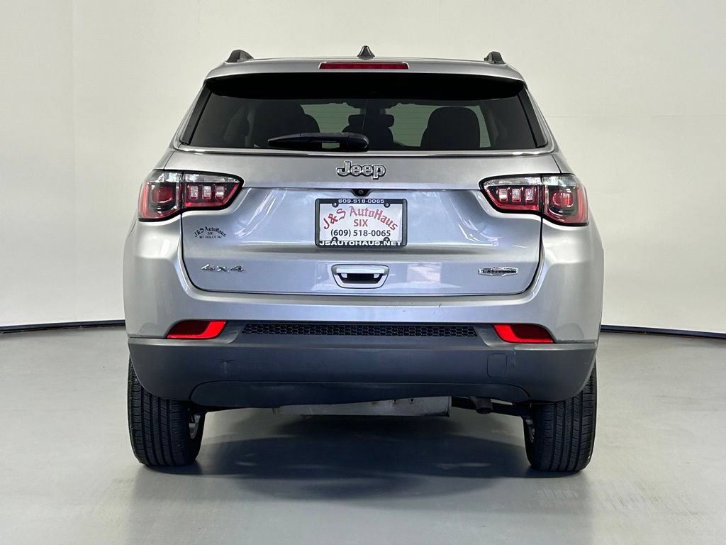 Used 2021 Jeep Compass Latitude w/ Convenience Group AWD/4WD image 6