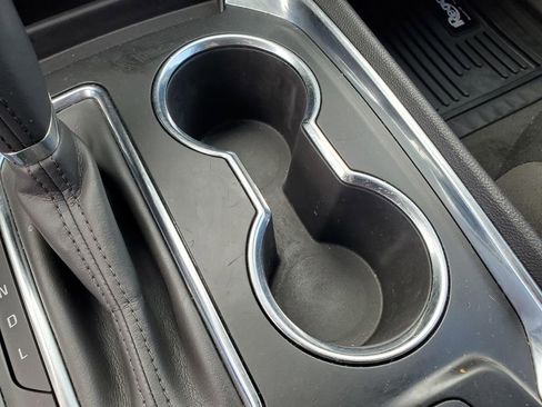 Used 2018 Chevrolet Traverse LT image 28