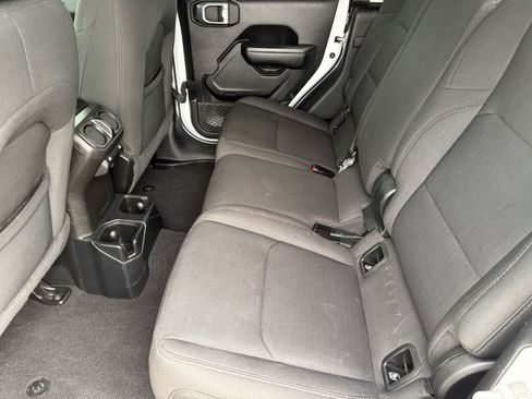 Used 2021 Jeep Gladiator Sport AWD/4WD image 13