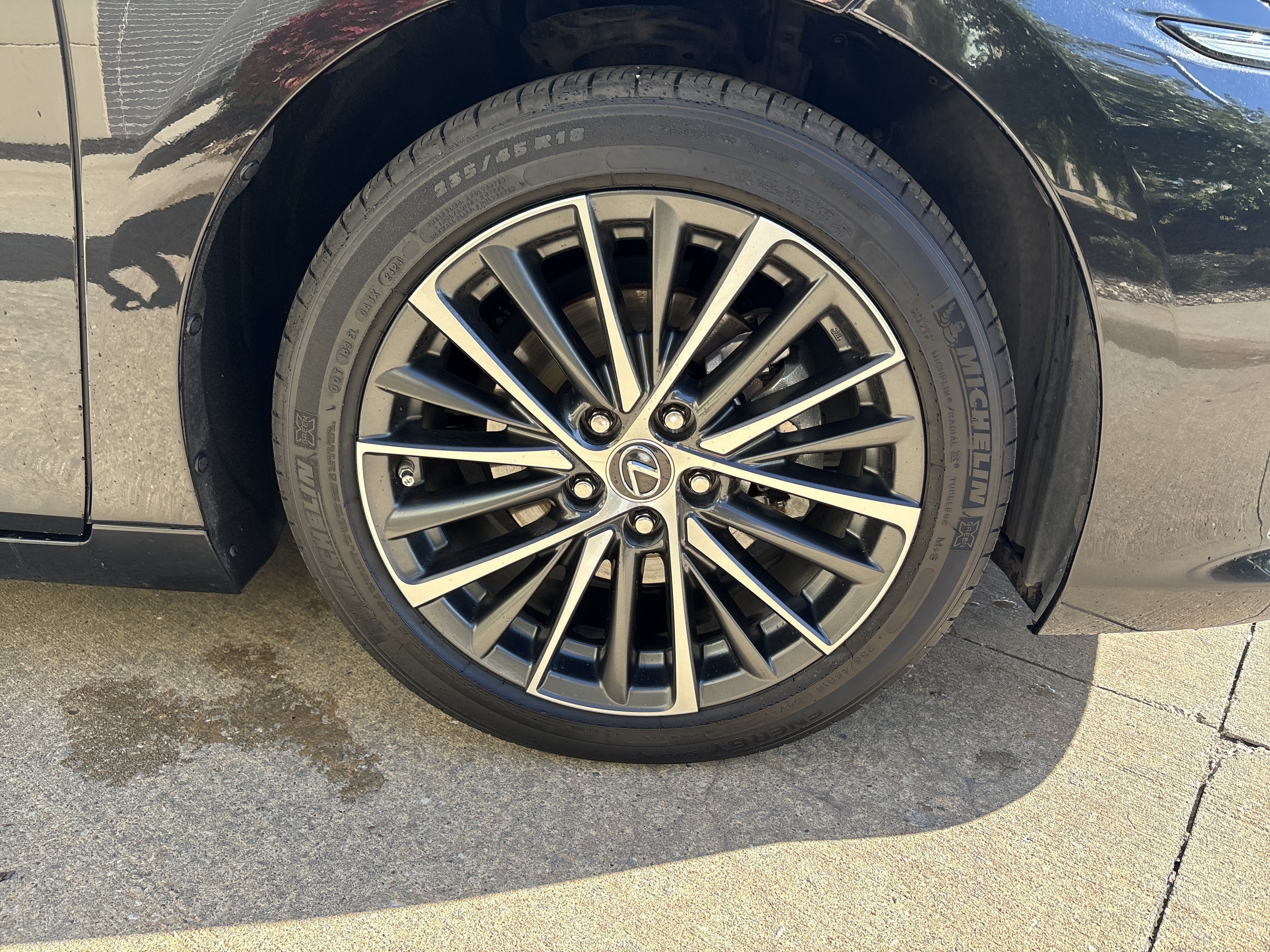 Used 2025 Lexus ES 300h w/ Premium Package FWD image 27