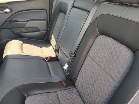 Used 2021 Chevrolet Colorado Z71 AWD/4WD image 13