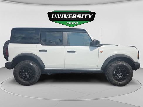 New 2026 Ford Bronco Badlands w/ Black Appearance Package AWD/4WD image 2