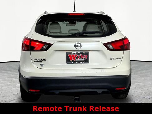 Certified 2018 Nissan Rogue Sport SL w/ SL Premium Package AWD/4WD image 5