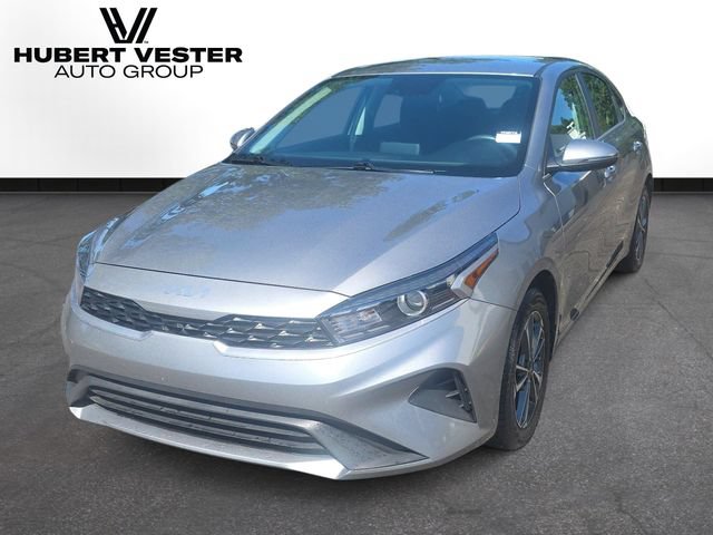 Used 2024 Kia Forte LXS w/ LXS Technology Package FWD image 2