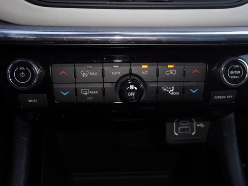 Used 2022 Jeep Compass Limited w/ Elite Group image 18