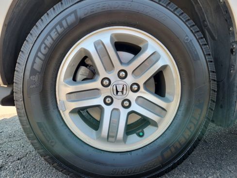 Used 2004 Honda Pilot EX image 24