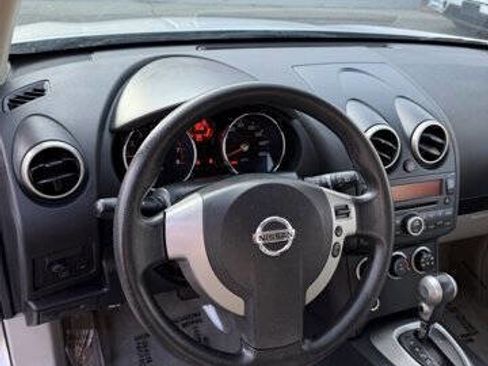 Used 2010 Nissan Rogue S image 12