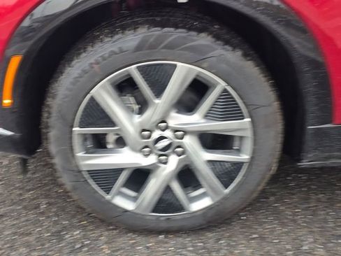 New 2026 Cadillac Optiq Luxury 1 RWD image 9