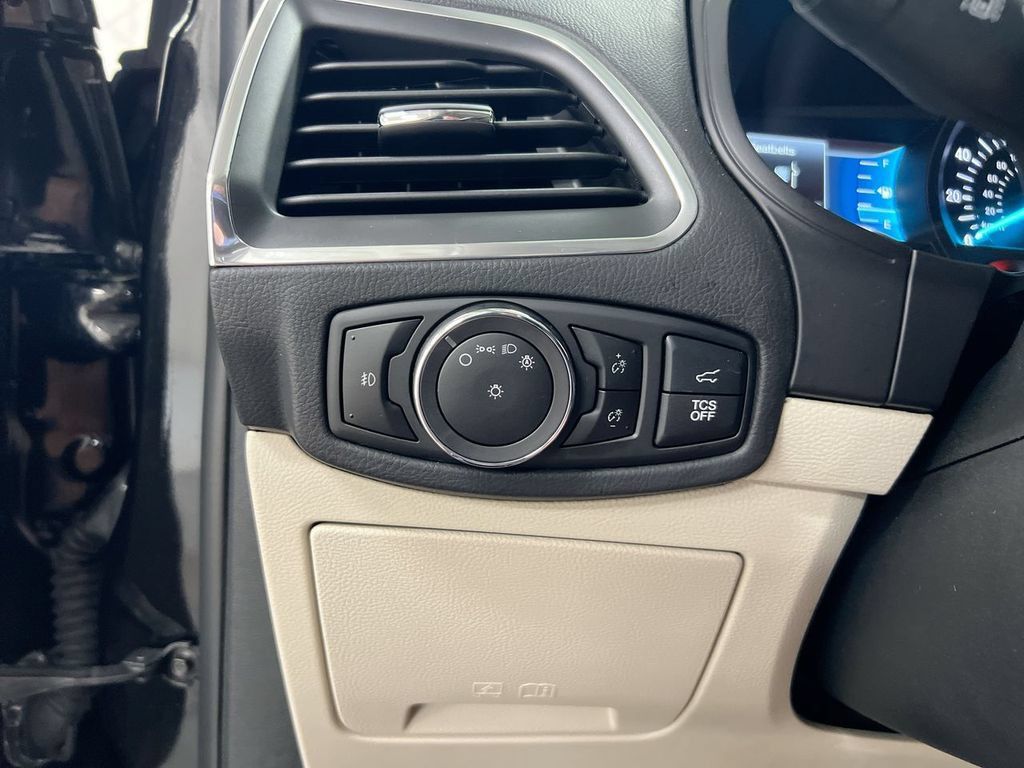 Used 2023 Ford Edge Titanium w/ Cargo Accessory Package AWD/4WD image 18