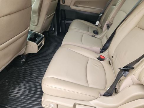 Used 2023 Honda Odyssey Touring image 29