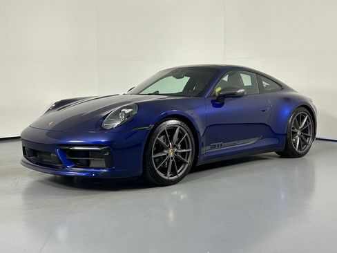 Used 2024 Porsche 911 Carrera T RWD image 4