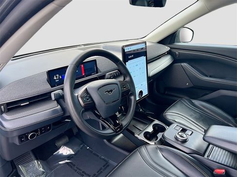 Used 2023 Ford Mustang Mach-E Premium image 9
