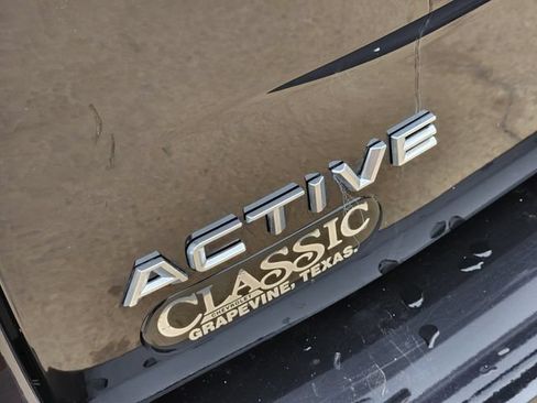 Used 2025 Ford Expedition Active AWD/4WD image 10