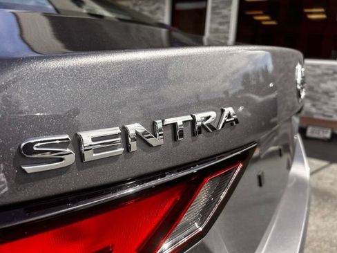 Used 2020 Nissan Sentra SV FWD image 9