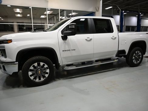 New 2026 Chevrolet Silverado 2500 LT image 8