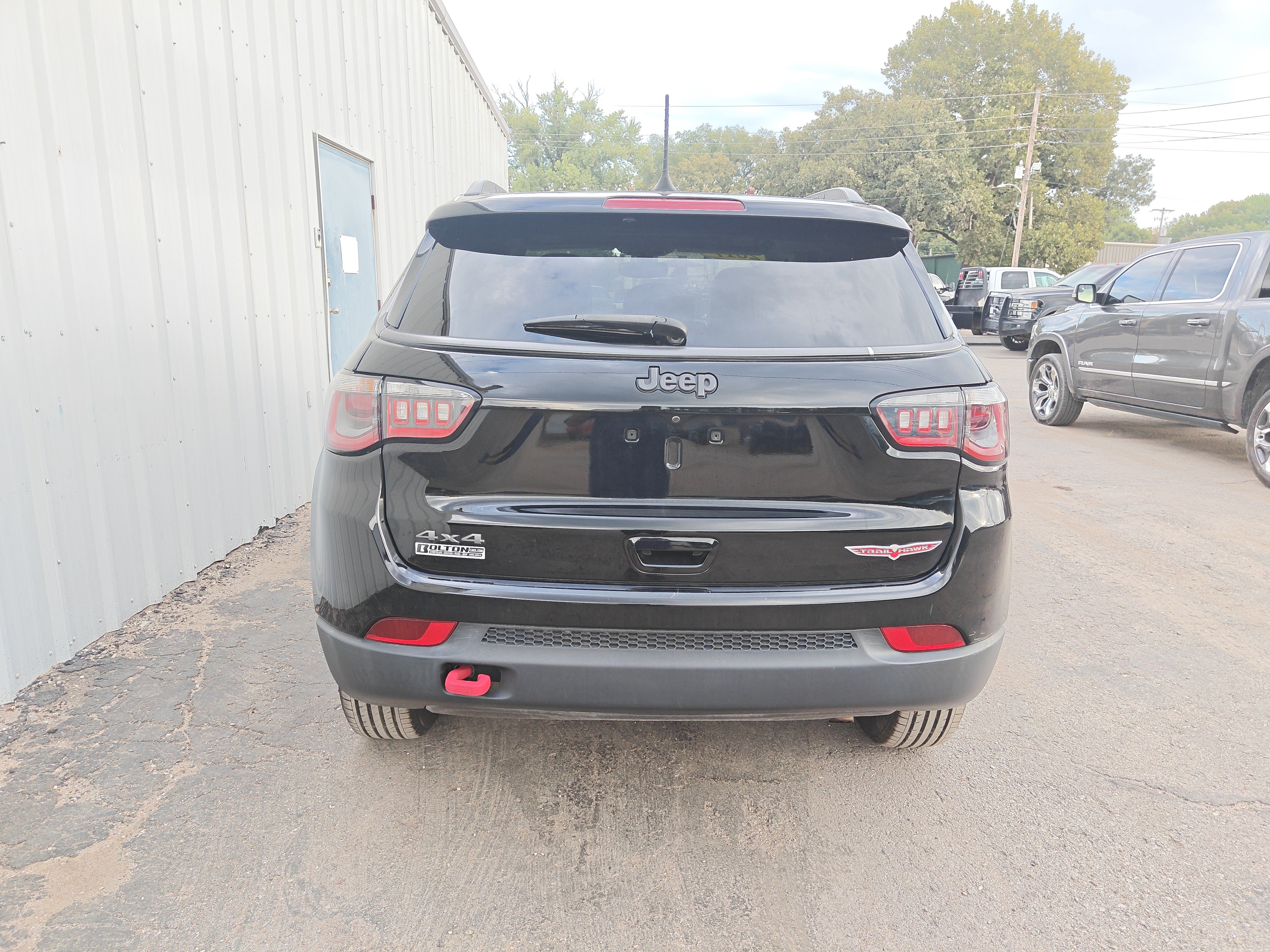 Used 2017 Jeep Compass Trailhawk w/ Leather Interior Group AWD/4WD image 13