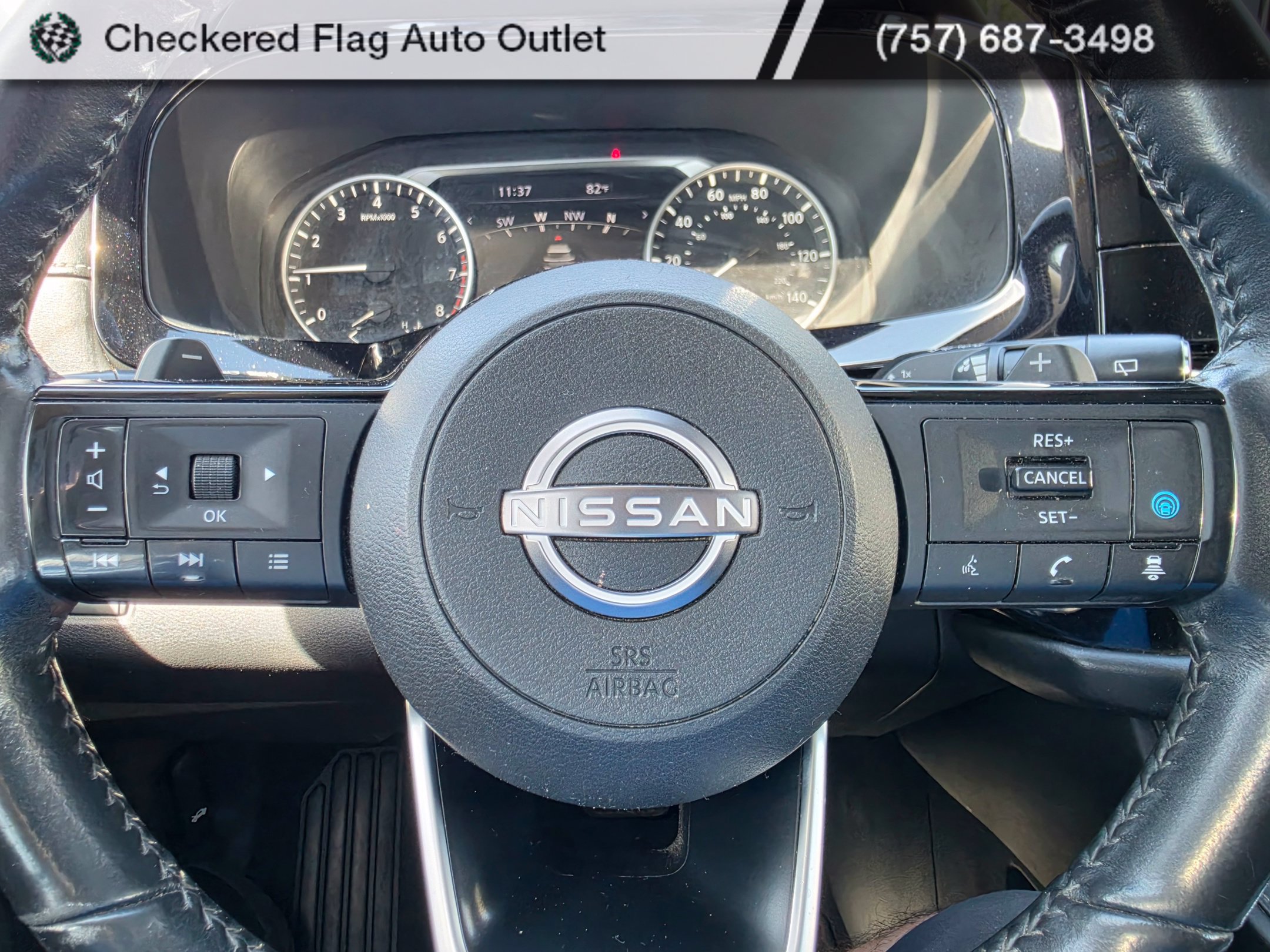Used 2022 Nissan Pathfinder SL w/ SL Black Package FWD image 13
