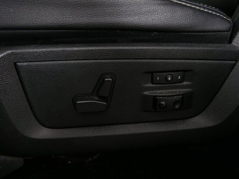 Used 2017 RAM 1500 Laramie w/ Convenience Group AWD/4WD image 17