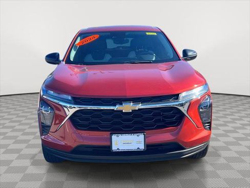 Used 2024 Chevrolet Trax LS image 2