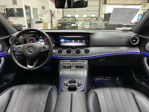 Used 2018 Mercedes-Benz E 300 4MATIC image 18