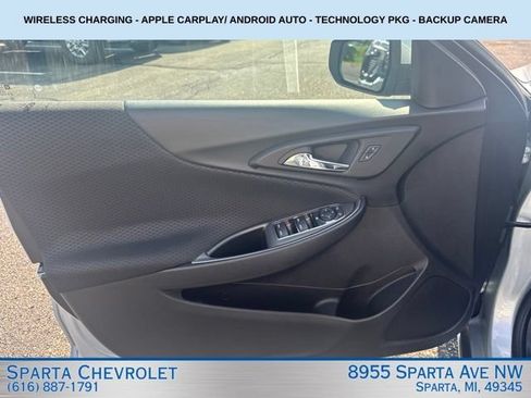 Used 2017 Chevrolet Malibu LT FWD image 9